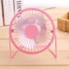 Kép 3/4 - Mini elektromos asztali ventilátor - rózsaszín - 15 cm