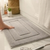Kép 2/5 - UltraSoft nedvszívó és csúszásgátló fürdőszobai szőnyeg - Világosszürke - 50x80 cm - DT-016